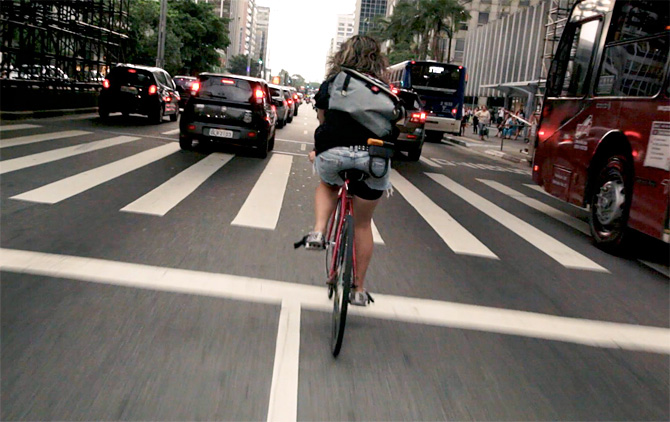 Bicicletas vs coches - Fredrik Gertten (director)